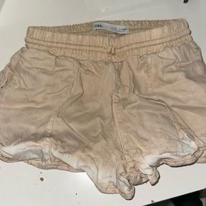 beige + white ZARA shorts